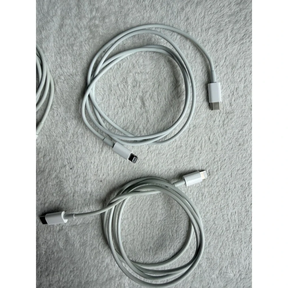 Apple USB-C to Lightning Cable Lot of 4 White iPhone iPad Charging Sync Cord